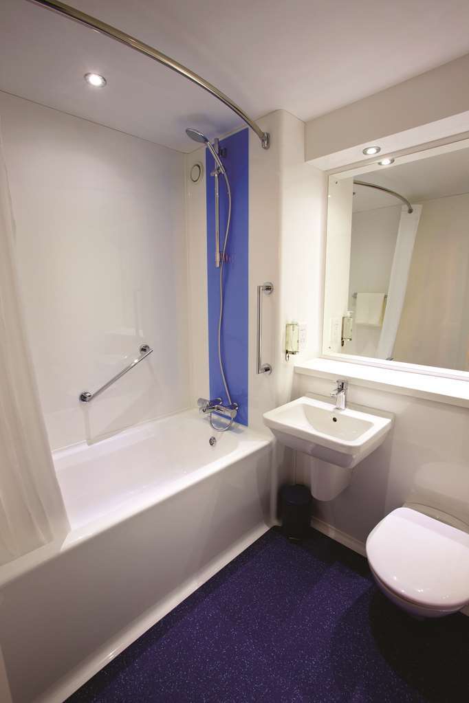 Travelodge Rose Street Edinburgh Room photo