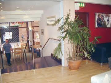 Travelodge Rose Street Edinburgh Exterior photo
